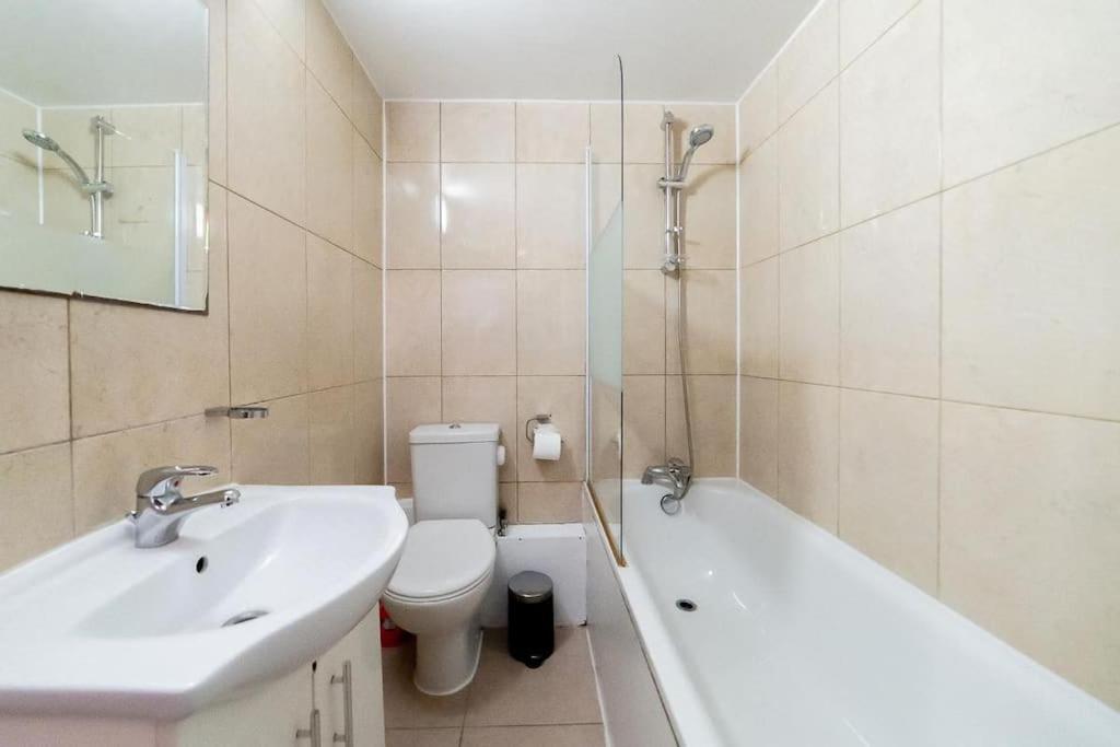 2 Bedroom Apartment London Exterior foto